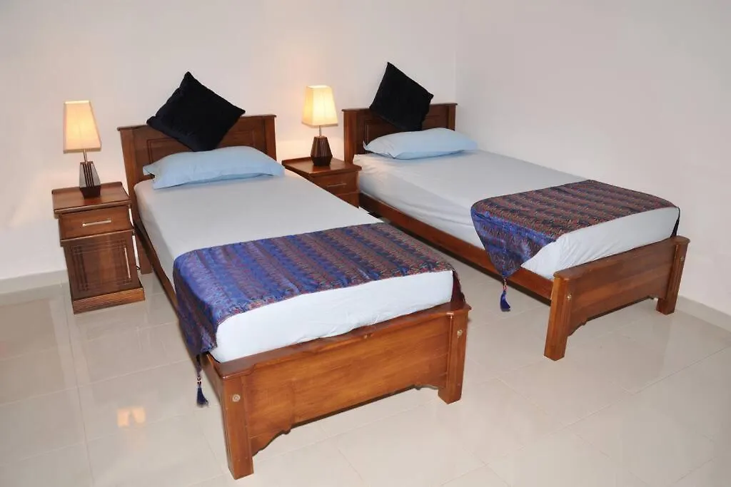 Cozy Nook. Negombo Apartment