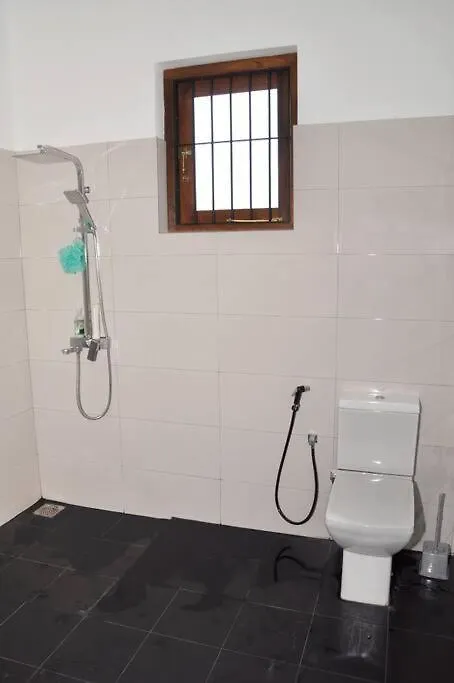 Cozy Nook. Negombo Apartment