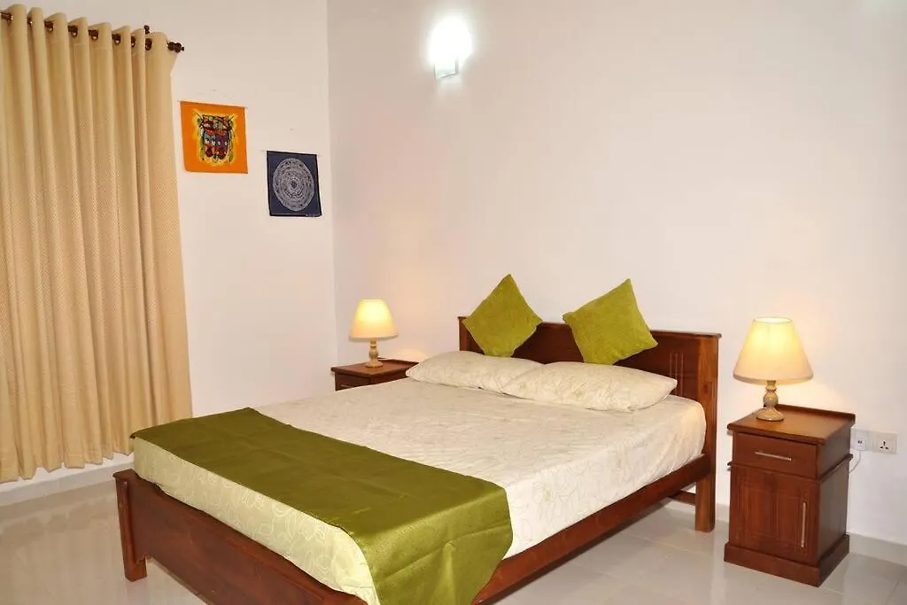 Cozy Nook. Negombo Apartment