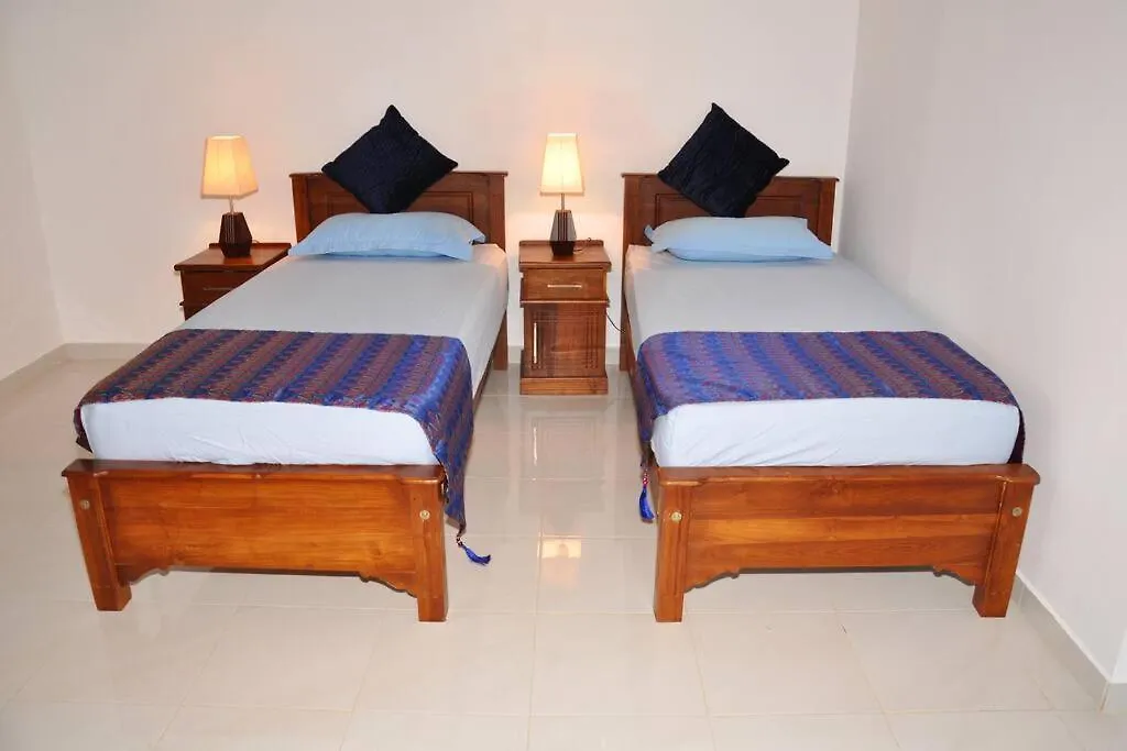 Cozy Nook. Negombo Apartment
