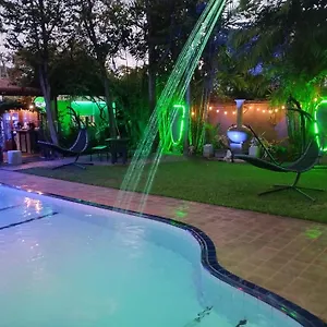  Bed & Breakfast Palms